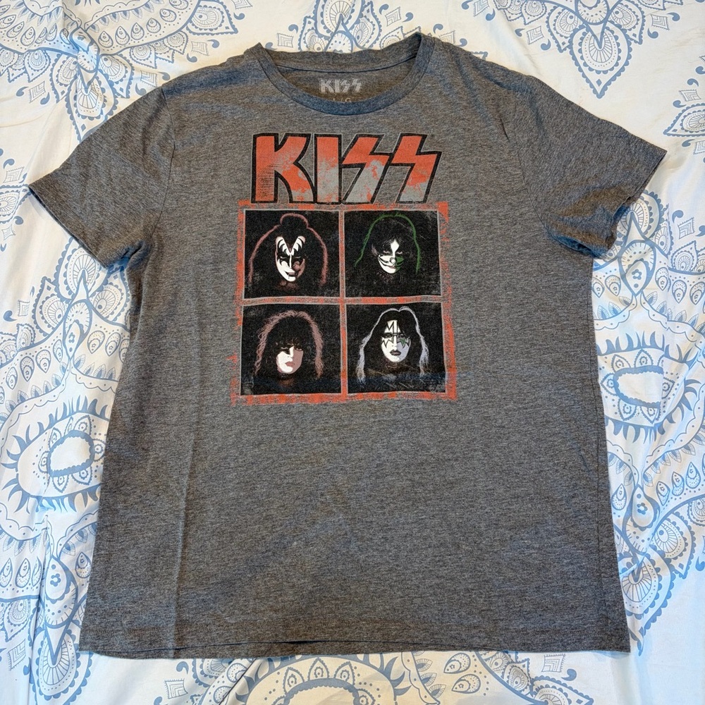 Kiss shirt Large